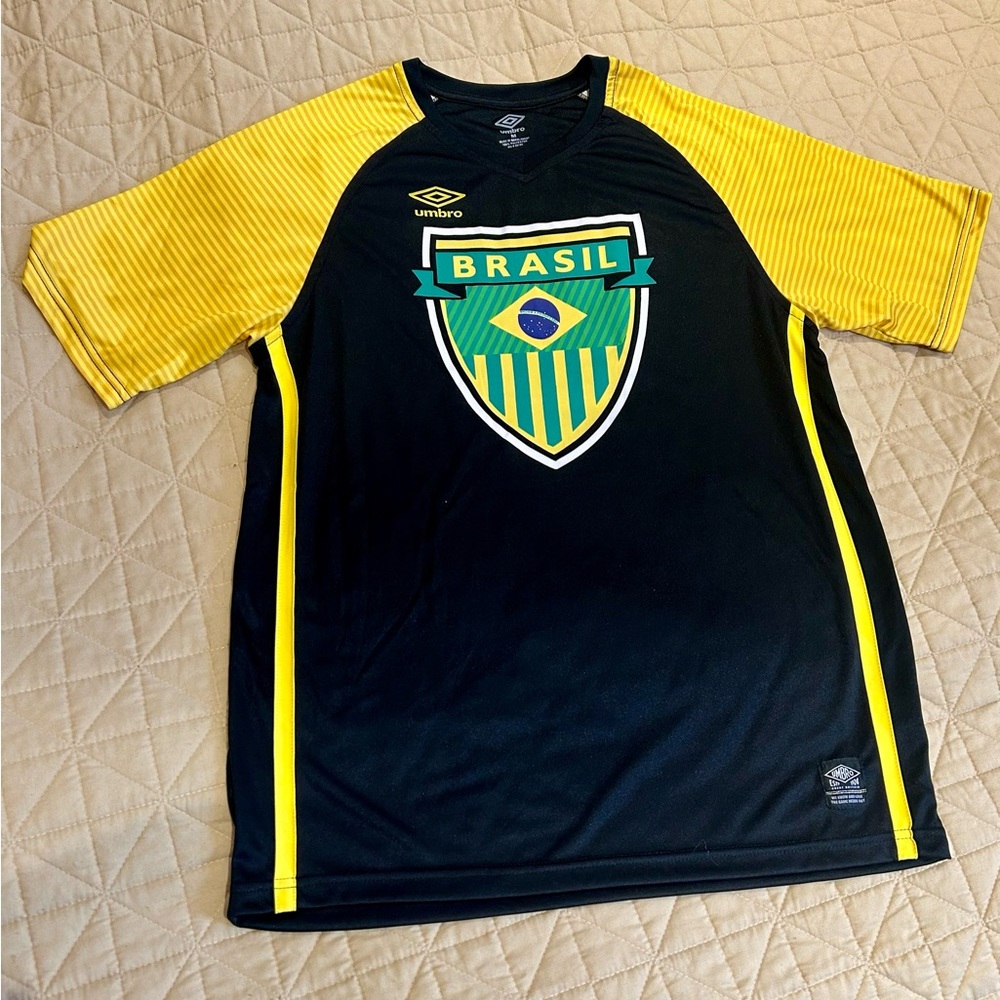Umbra Brasil Sport T Shirt  Size M in Excellent Used Condition
